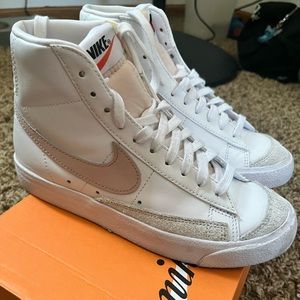 Nike blazers size 6